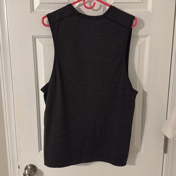 Lululemon metal vent tech tank top - Picture 2 of 3